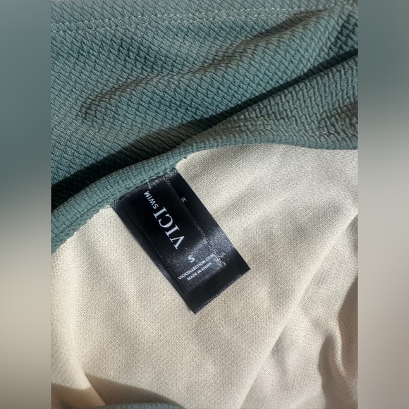 NWT Vici Buckle Bandeau Bikini - Picture 3 of 3